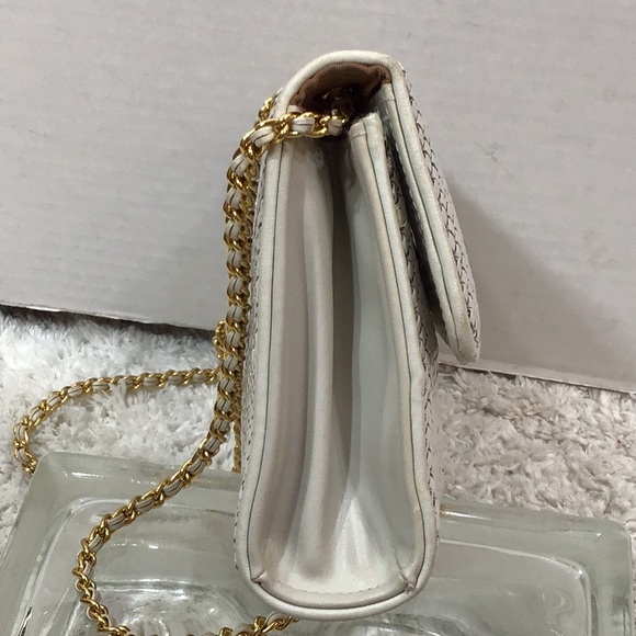 Whiting and Davis vintage white evening bag - Picture 6 of 14